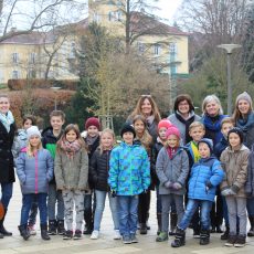 Kinderrechte-Flashmob auf dem Hauptplatz in Bad Gleichenberg