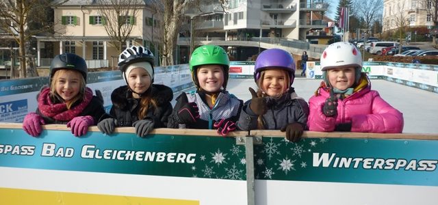 Die 3a Klasse am Eislaufplatz